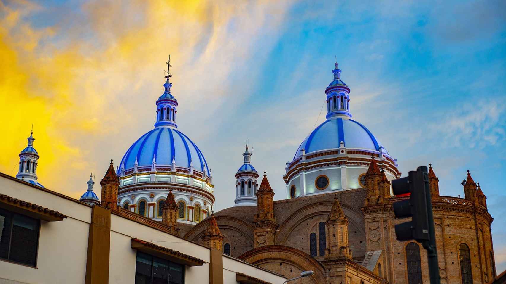 La catedral de Cuenca en una imagen de archivo. La población y 112 áreas rurales próximas a la ciudad, ya disponen de la movilidad sostenible de ioki.