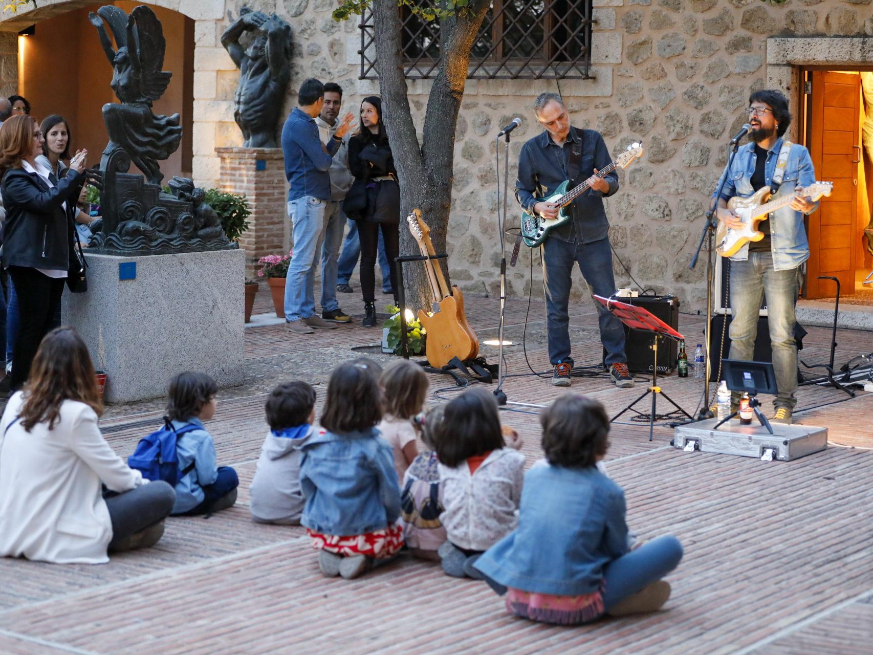 Concierto en Roca Tarpeya-Museo Victorio Macho. Espacio espectacular para un cóctel en el jardín con música en directo. Eventos Toledo