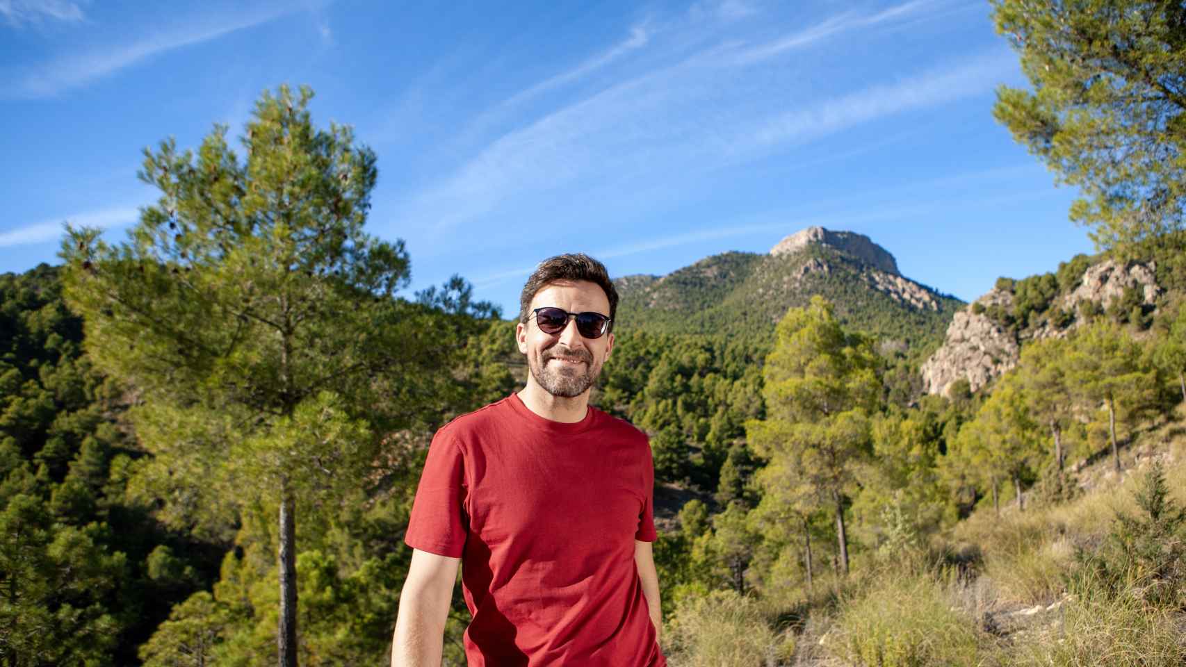Diego Cantero paseando por Sierra Espuña.