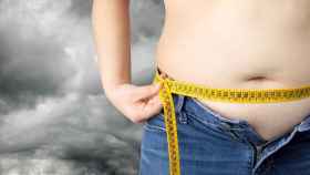 La medición del perímetro abdominal es un indicio de obesidad. EP.