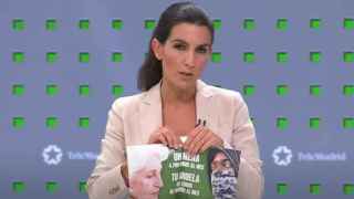 Rocío Monasterio rompe su polémico cartel sobre el gasto en 'menas'.
