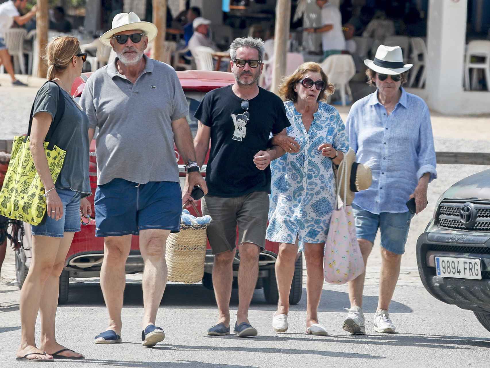 Piqueras, de vacaciones con Raphael y su familia en 2018.