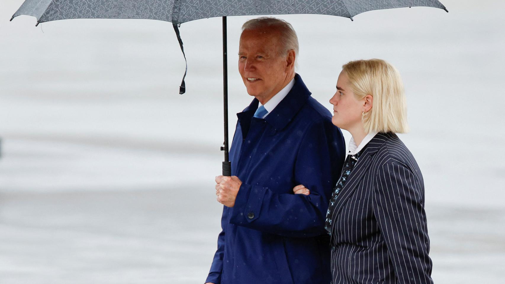 US President Biden arrives in Japan for the G7 summit.