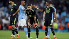 Fede Valverde se lamenta en el Etihad Stadium.