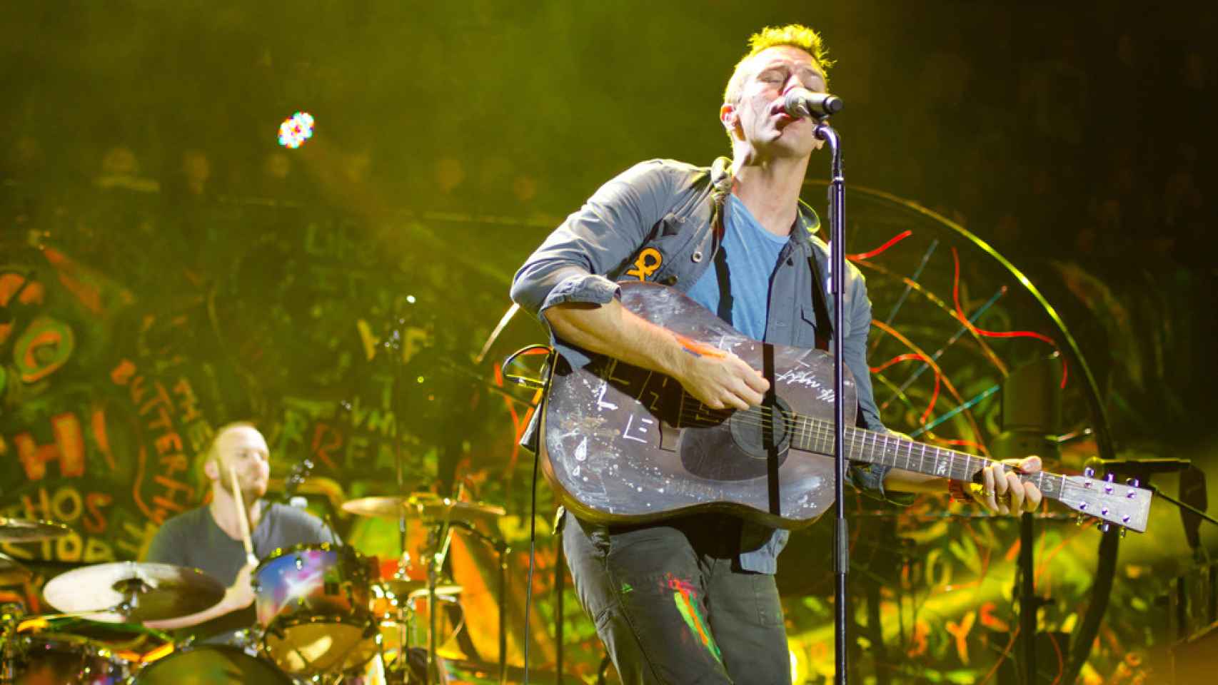 La banda británica Coldplay actuando en directo. Shutterstock