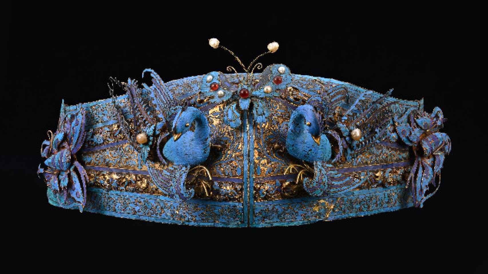 Diadema ricamente decorada, 1800–1900, China.