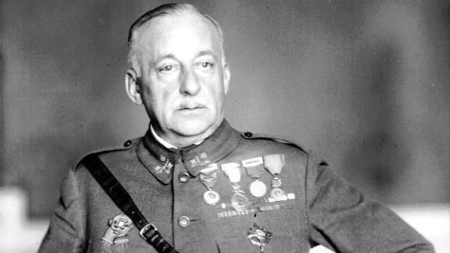 Retrato fotográfico de Miguel Primo de Rivera. Archivo Moreno / IPCE