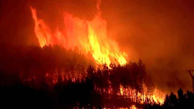 Imagen del incendio que ha arrasado más de 10.000 hectáreas en Pinofranqueado, en Las Hurdes.