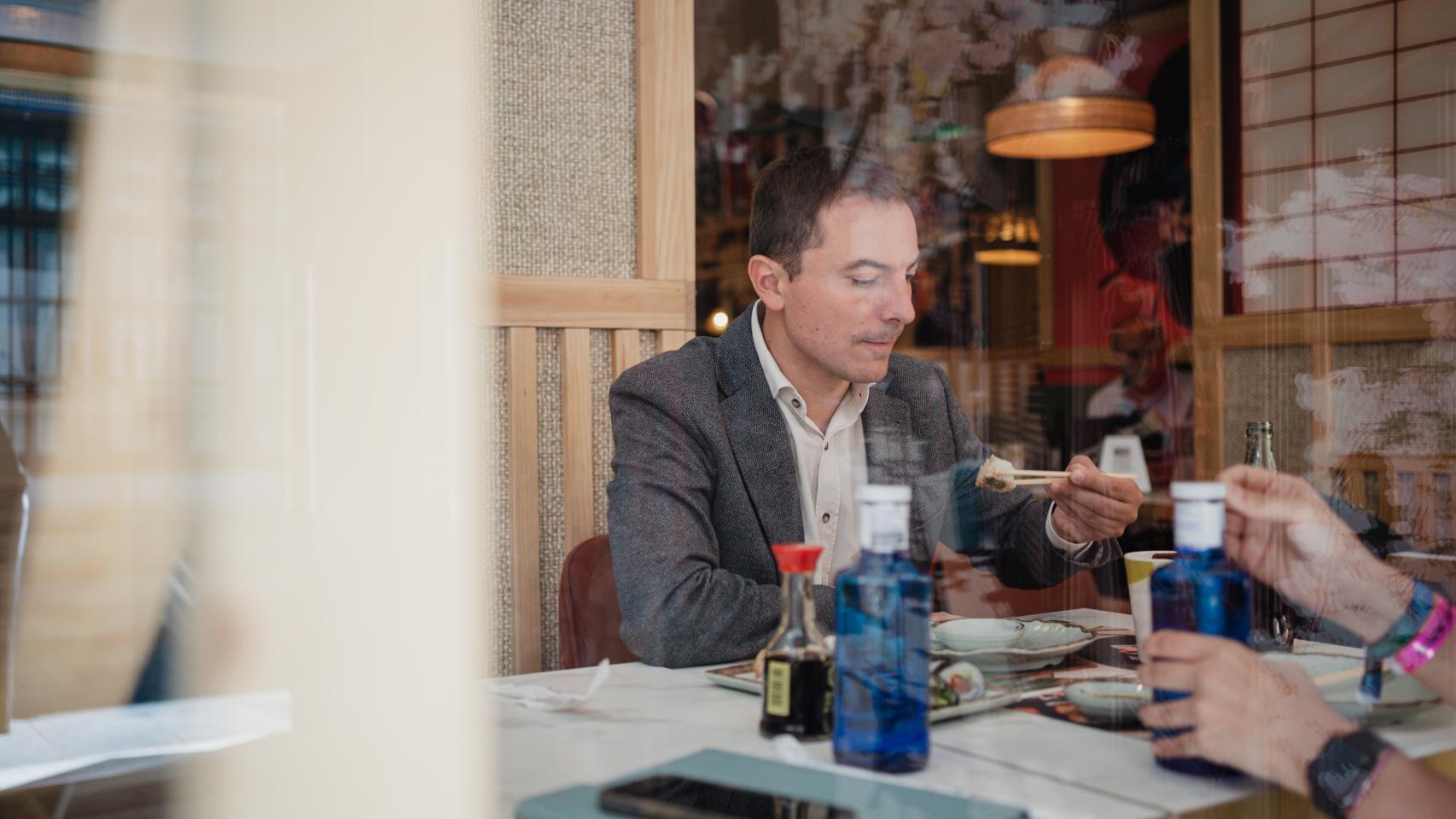Lobato reconoce que hizo botellón de joven pero porque era lo que hacían todos.