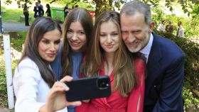 El 'selfie' de la Familia Real en la graduación de la princesa Leonor.
