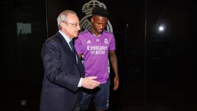 Florentino Pérez visita a Vinicius Jr. tras los insultos racistas en Mestalla