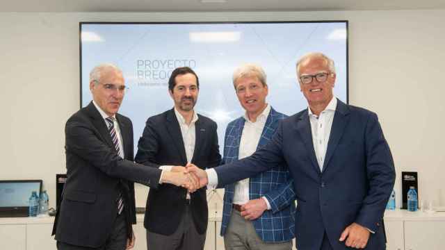 El CEO de Greenalia, Manuel García, junto con los Co-CEO Christoph Weber y Detlev Woesten, de la alemana P2X-Europe.