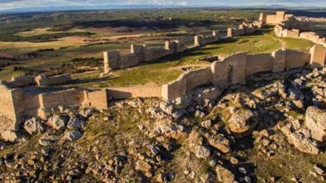 La Fortaleza Califal de Gormaz celebra la desestimación de la Junta de construir una macrogranja porcina en sus alrededores