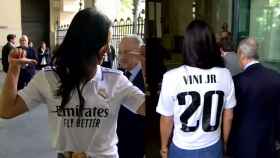 Begoña Villacís, con la camiseta de Vinicius del Real Madrid en el Ayuntamiento