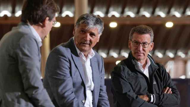 Feijóo, este martes en la Ciudad de la Raqueta en Madrid, con Almeida y Toni Nadal.