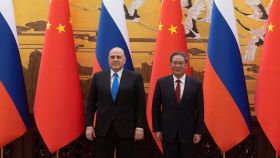 El primer ministro ruso Mikhail Mishustin y el primer ministro chino Li Qiang.