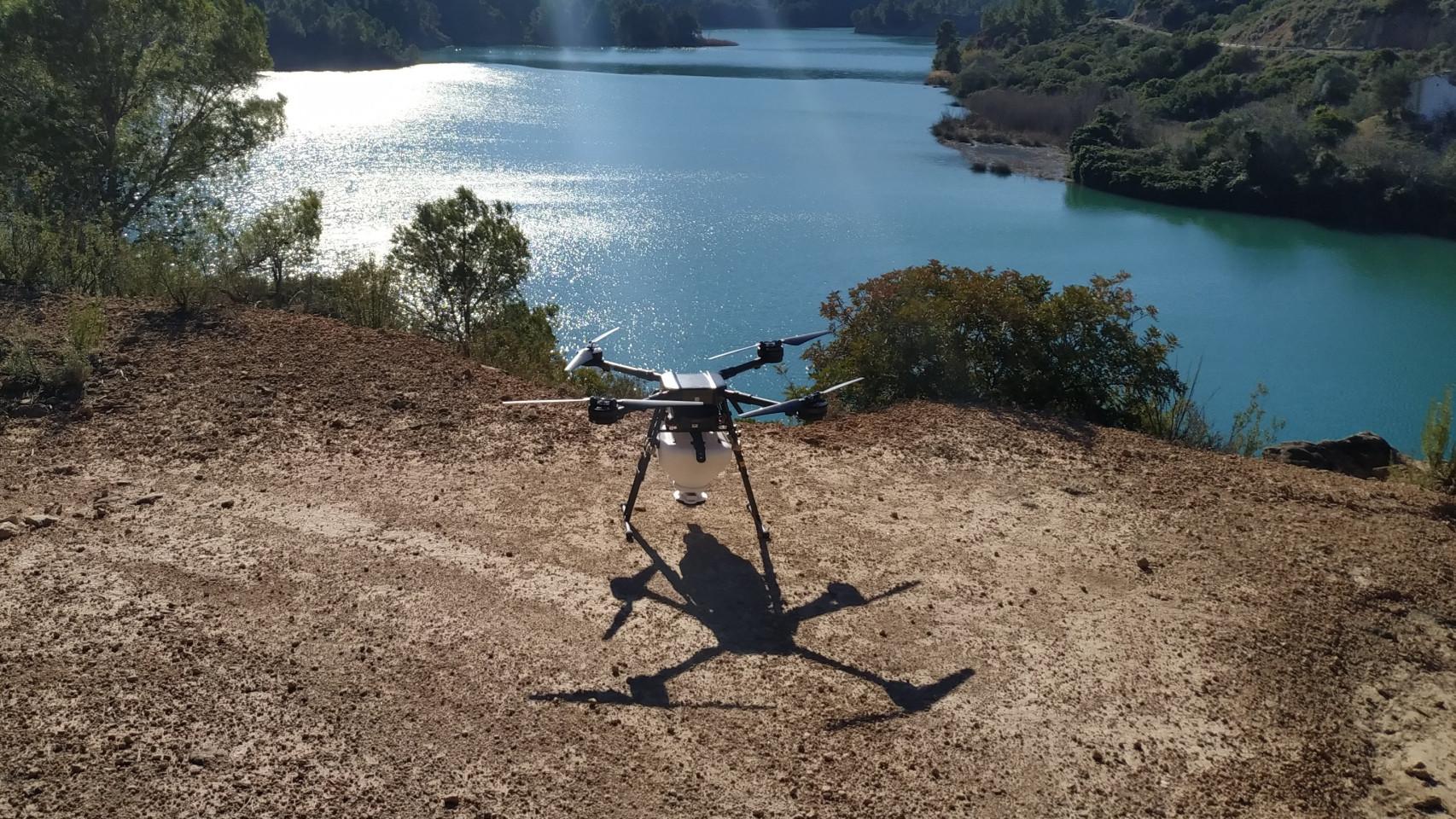 Dron con semillero