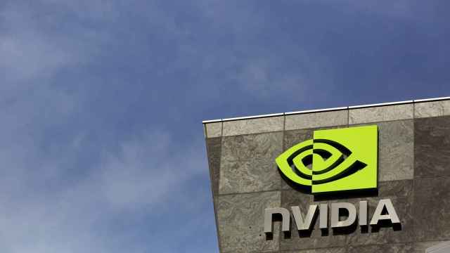 El logo de Nvidia se ve en la sede que la compañía tiene en Santa Clara, California (EEUU).