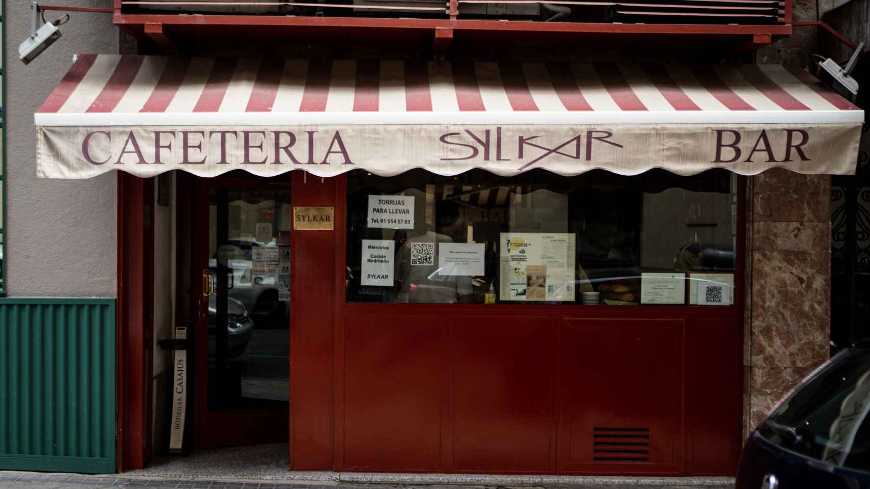 Fachada del restaurante en la calle Espronceda.