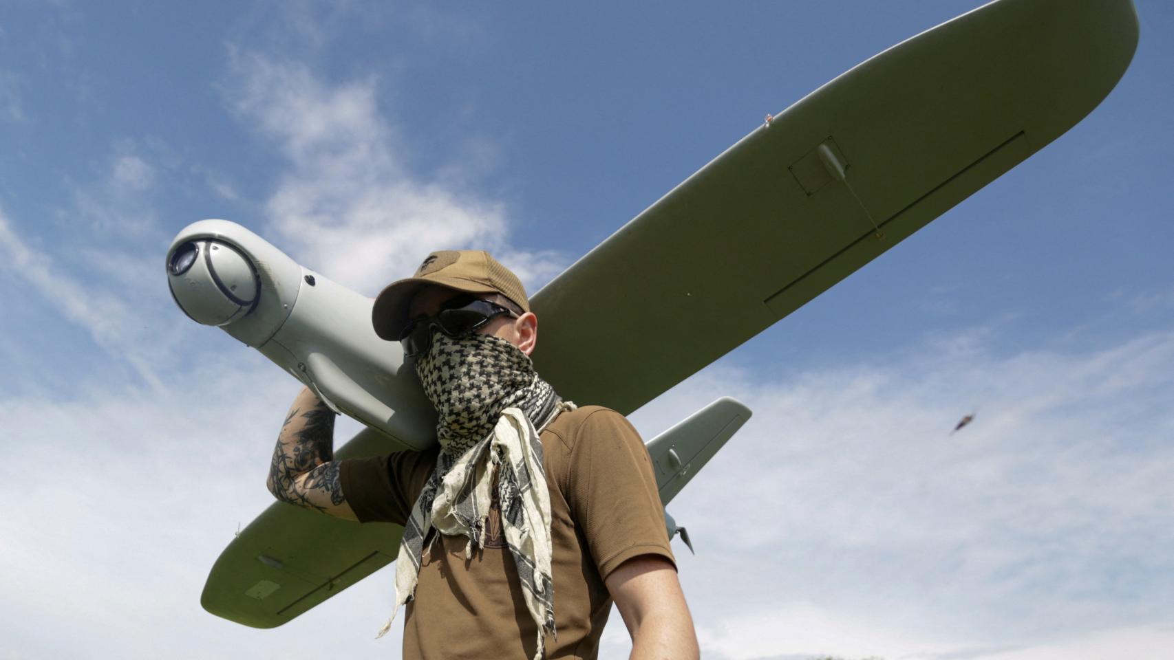 Ukrainian military with a drone.