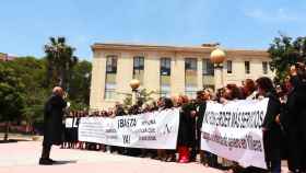 La concentración del Icali este viernes en Alicante por la que definen como parálisis del sistema judicial.