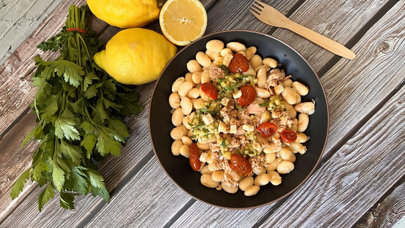 Ensalada de alubias tostadas y atún, un plato único con mucha proteína y poca  grasa