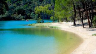 La impresionante playa cristalina de Guadalajara a tan solo una hora y media de Madrid