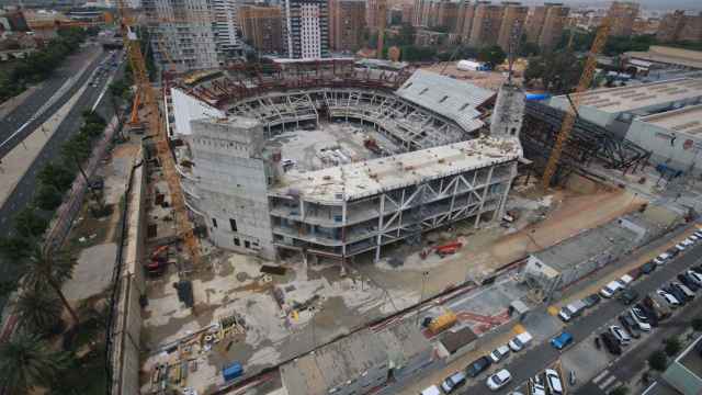 Vista aérea de la construcción del Roig Arena. EE