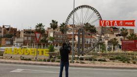 Un cartel del PSOE, en Albudeite, Región de Murcia.