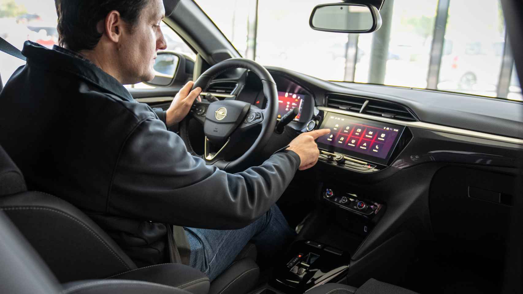 Imagen del interior del nuevo Opel Corsa, ahora más digital.