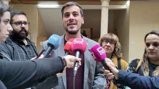 García Gascón acude a votar en Toledo... pero se le olvida hacerlo en las municipales