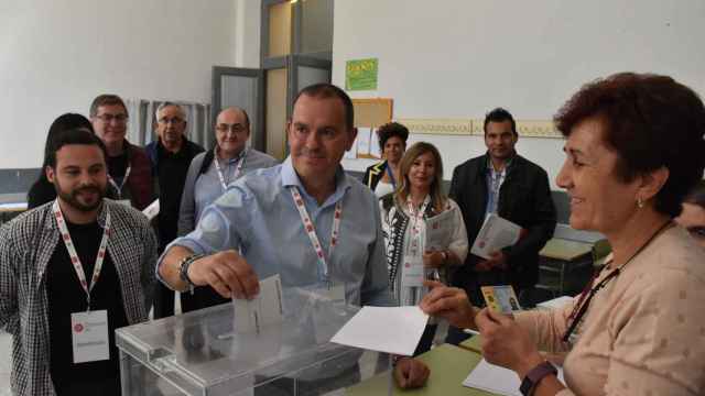 Francisco Requejo votando el 28-M