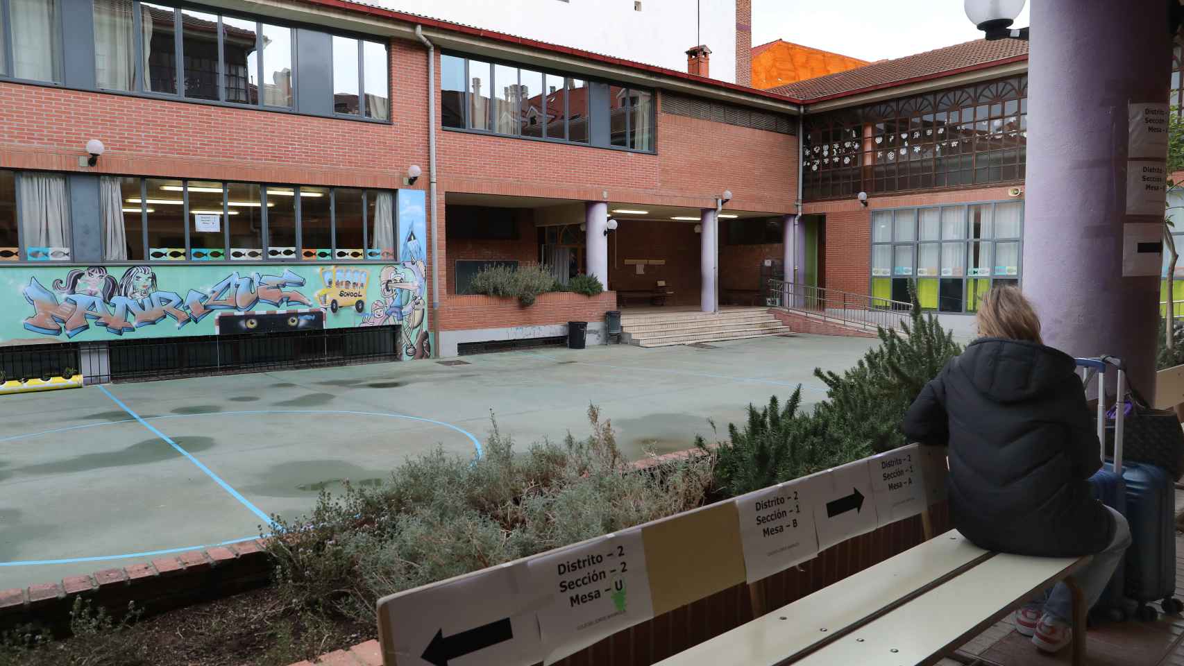 Elecciones municpales en Palencia, colegio electoral en el CEIP Jorge Manrique