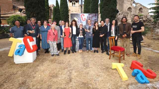Foto de familia en la entrega de premios del Festival Internacional de Teatro y Artes de Calle de Valladolid