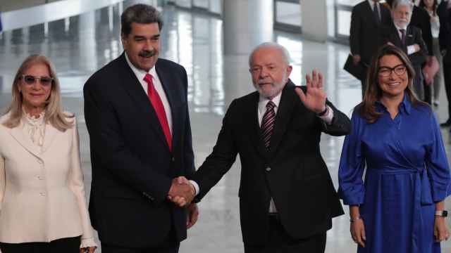 El presidente de Brasil, Luiz Inácio Lula da Silva, recibe a su homólogo venezolano, Nicolás Maduro, este lunes.