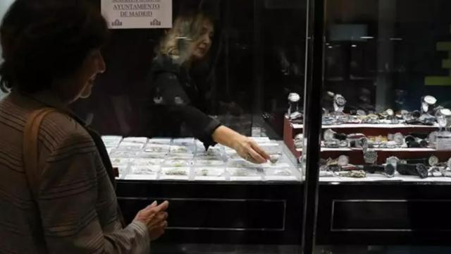 Joyas que componían alguno de los lotes de los objetos perdidos que subastó el Ayuntamiento de Madrid en una edición anterior.