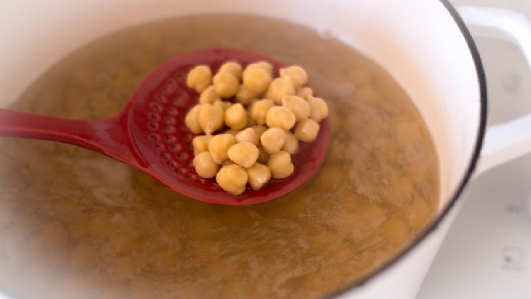 El efecto más importante y desconocido de poner los garbanzos a remojo