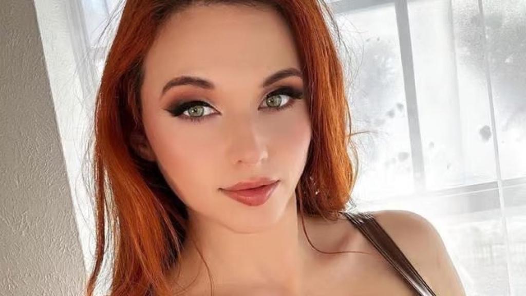 Quién es Amouranth, la reina del ASMR y modelo de Only Fans que boxeará