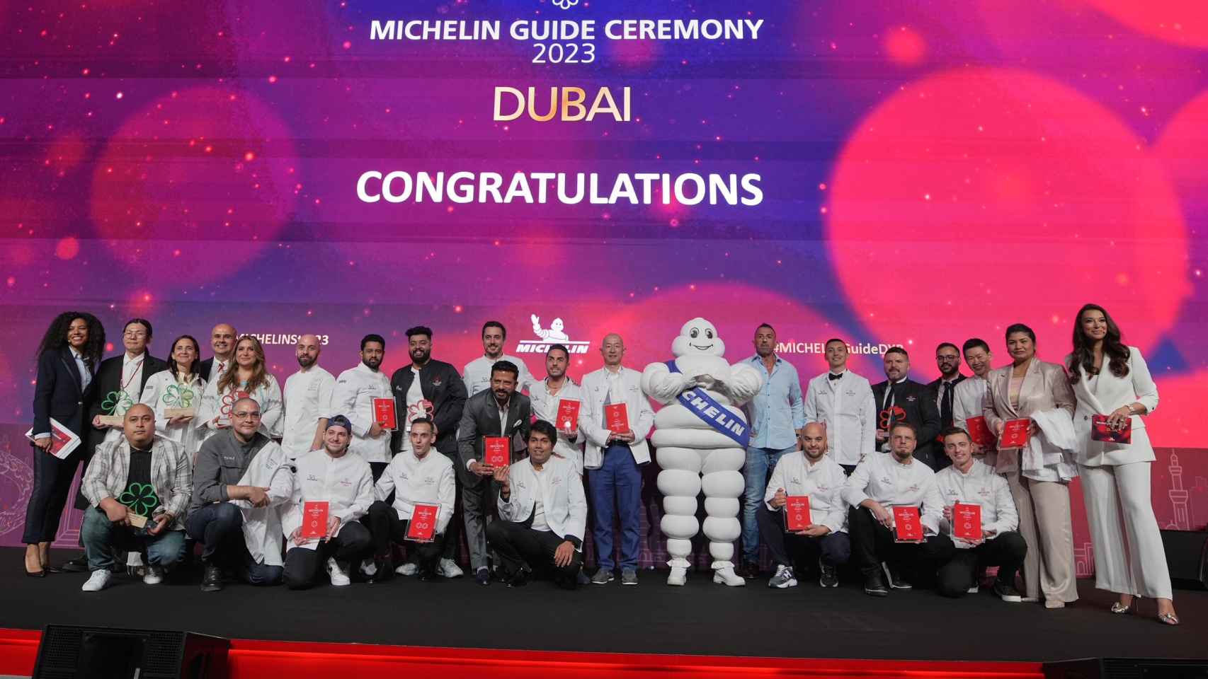 Algunos de los premiados durante la Gala Michelin Dubai 2023
