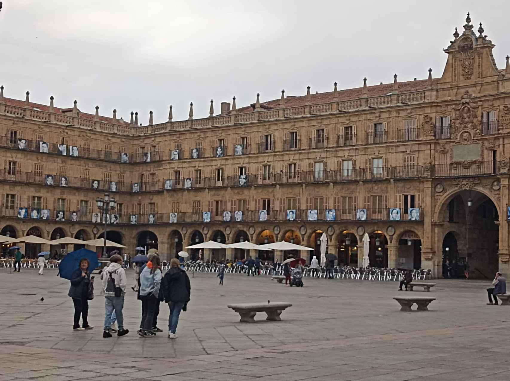Exposición de Federico García Lorca en la Plaza Mayor de Salamanca