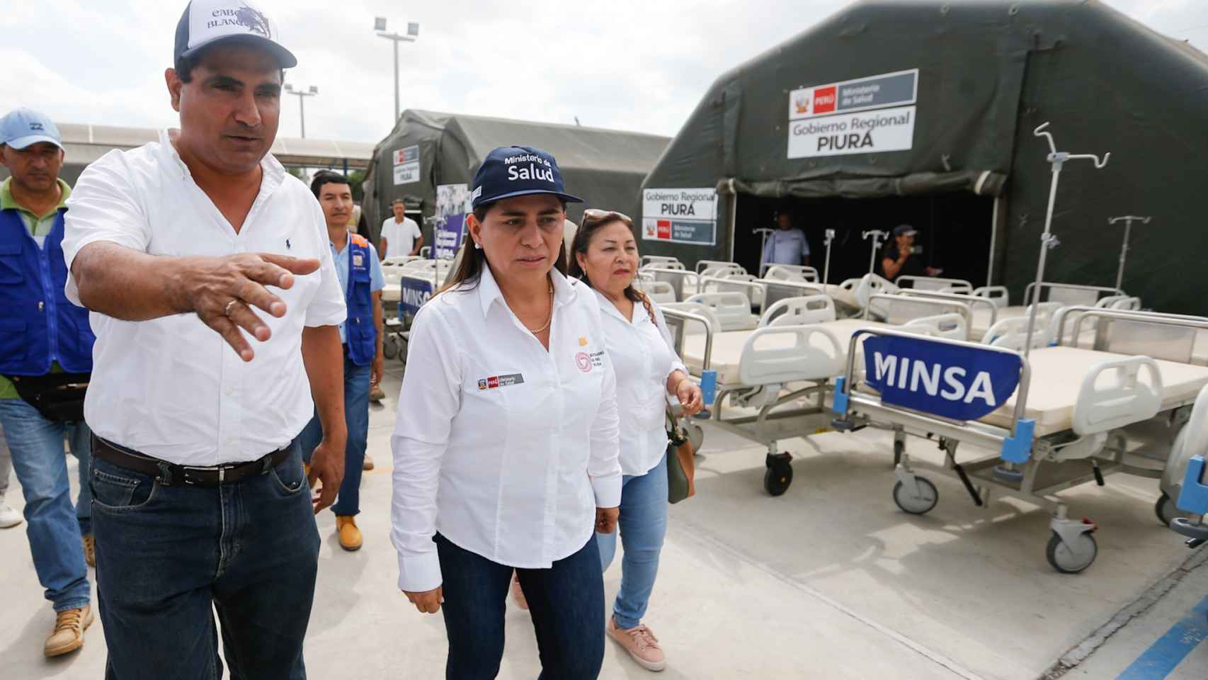Rosa Gutiérrez inaugura un hospital de campaña que aún no ha entrado en funcionamiento, el pasado 22 de mayo.