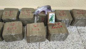 Los diez paquetes de hachís incautados por la Guardia Civil en Salamanca