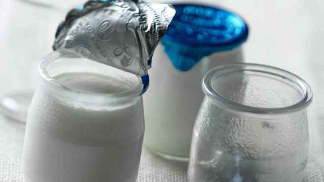 El suero proteico de los yogures también es beneficioso para la salud ósea.