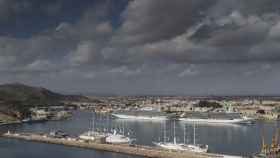 Un par de cruceros atracados en el puerto de Cartagena.