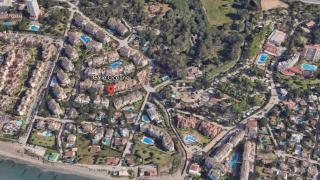 Tres jóvenes detenidos en Marbella por su presunta vinculación en una agresión sexual a dos chicas