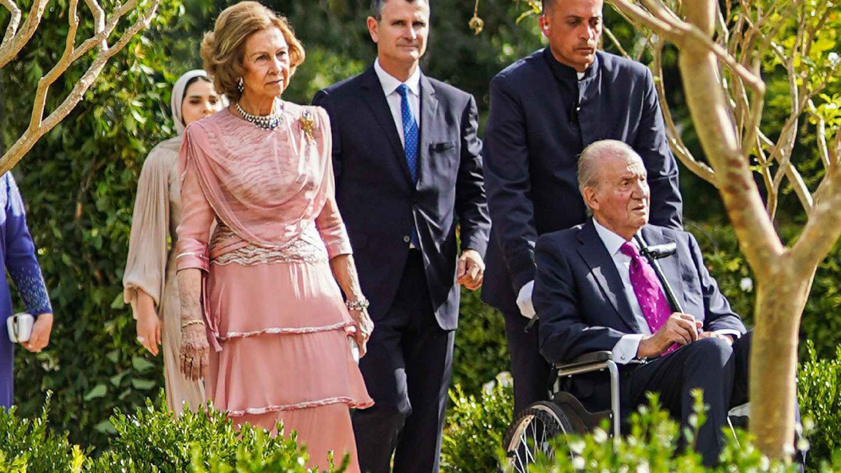 Juan Carlos I tuvo que desplazarse en silla de ruedas en algunos momentos.