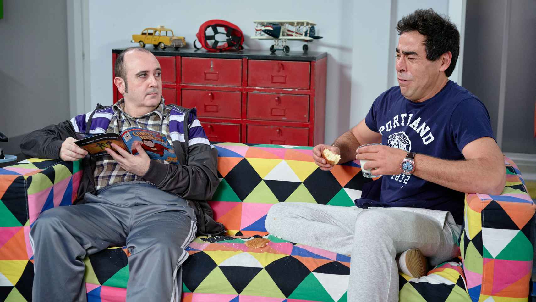 Carlos Areces y Pablo Chiapella, interpretando a Agustín y Amador, respectivamente, en 'La que se avecina'.