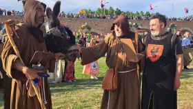 Las Justas del Passo Honroso homenajean a Fray Mingui, Fray Alfredro y su burro Don Crispín