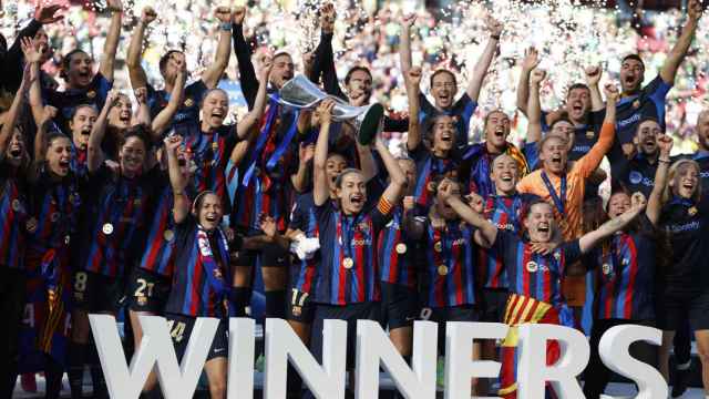 El Barça levanta el título de Champions.