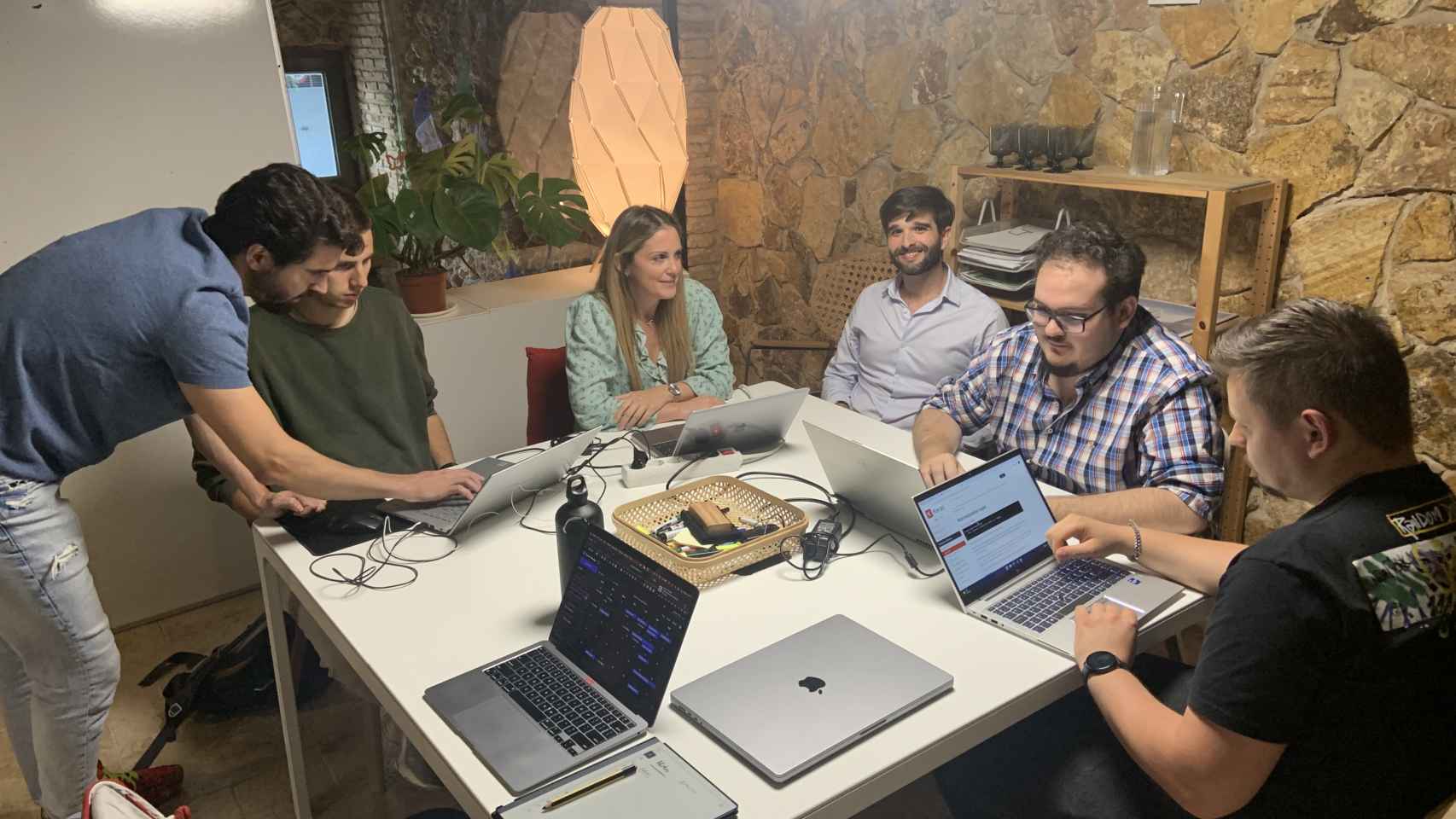 Una sesión del grupo de estudio de Málaga AI.